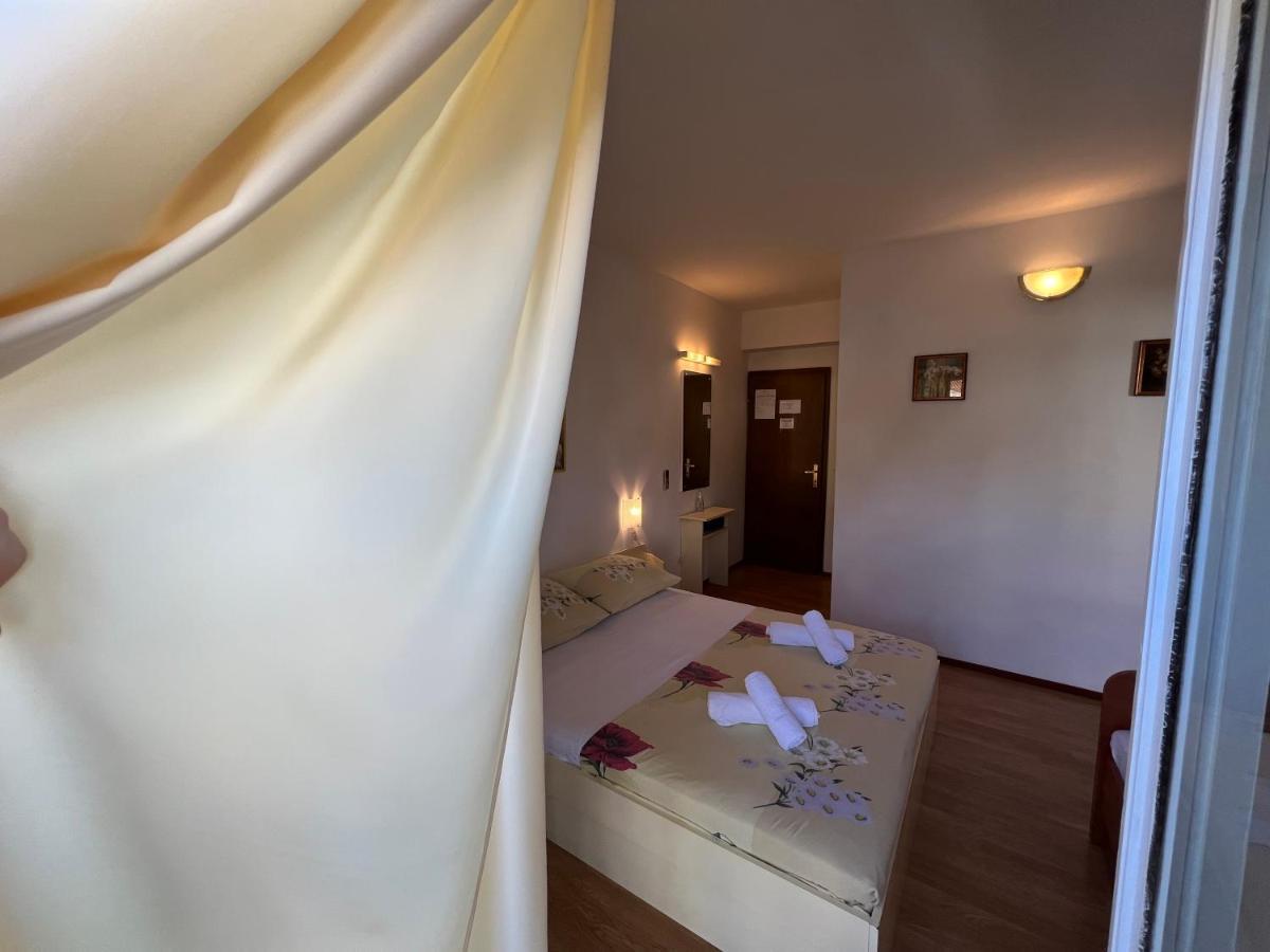 Biljana Ivanisevic Apartman Jelsa (Hvar)