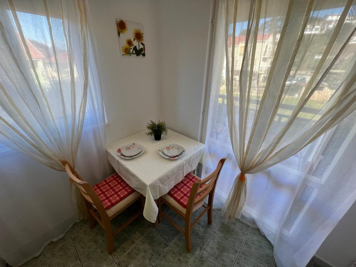 Biljana Ivanisevic * Jelsa (Hvar)