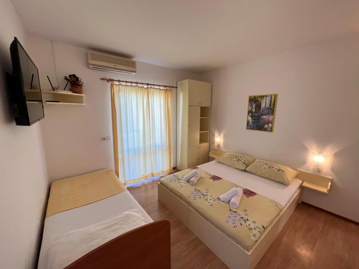 Biljana Ivanisevic Apartman Jelsa (Hvar)