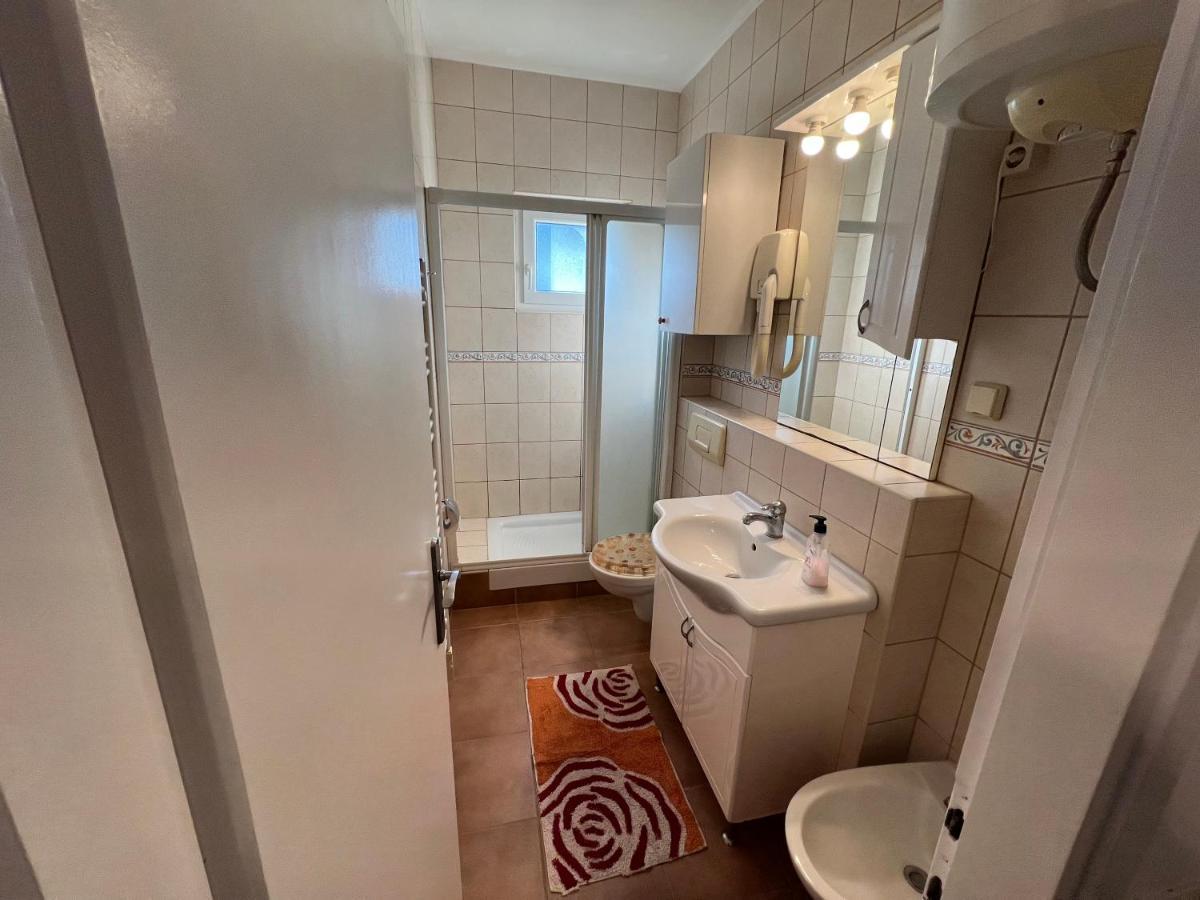 Biljana Ivanisevic Apartman Jelsa (Hvar)