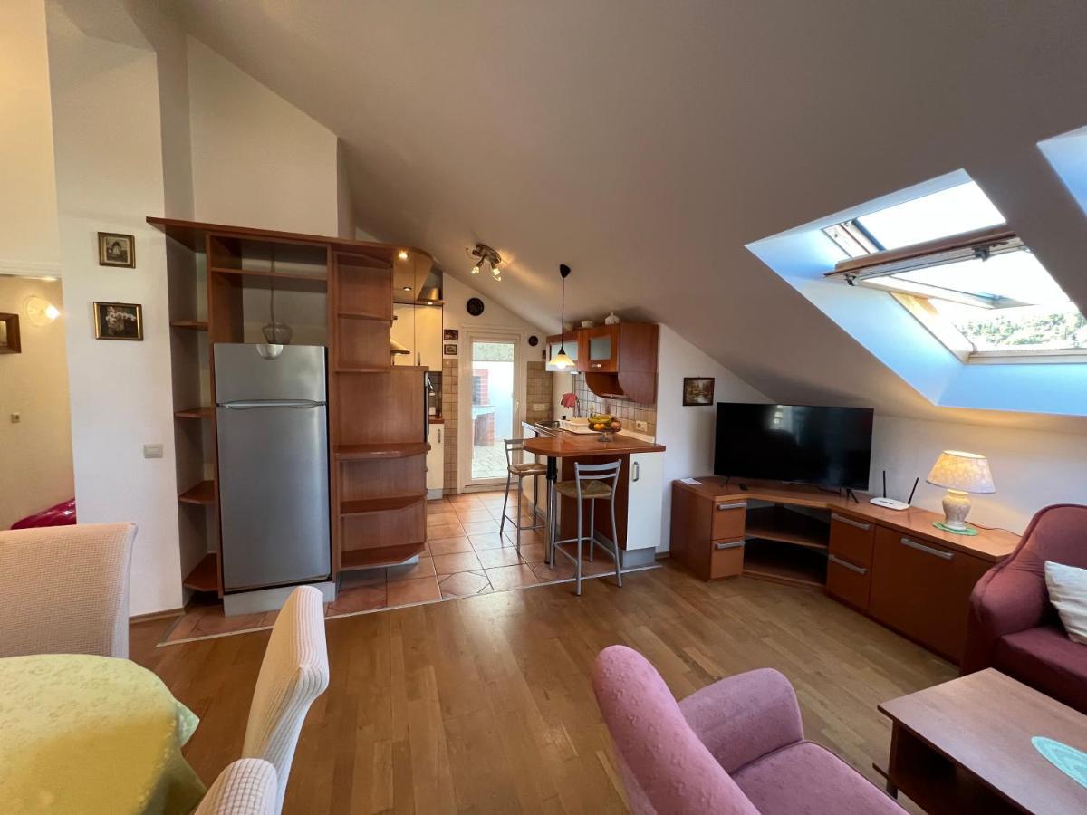 Apartman Biljana Ivanisevic *