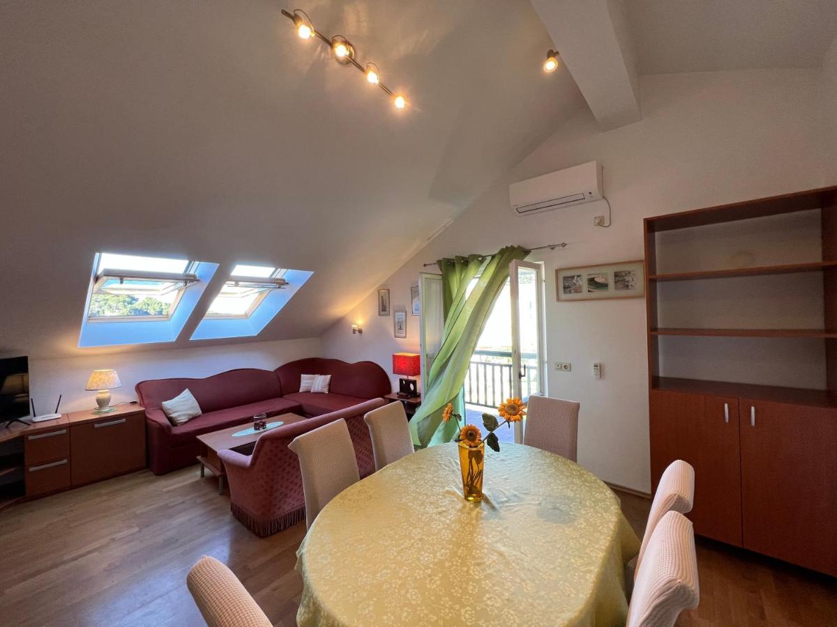 Biljana Ivanisevic Apartament Jelsa (Hvar)